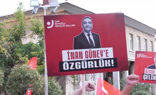 CHP'nin Beyoğlu mitinginde yurttaşlardan iktidara tepki: Belediye başkanlarıyla uğraşmasınlar, pahalılığı düşürsünler