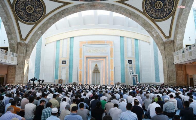 Diyanet İşleri Başkanlığı, 30 Ağustos Zafer Bayramı öncesinde yayımladığı Cuma Hutbesi'nde Atatürk'ün adını anmadı