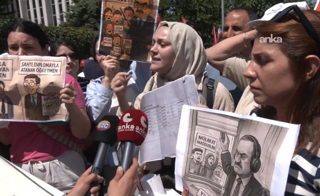Mülakat mağduru öğretmenlerden Çalışma Bakanlığı önünde eylem: "Artık dayanamıyoruz. Sadece hakkımızı istiyoruz"