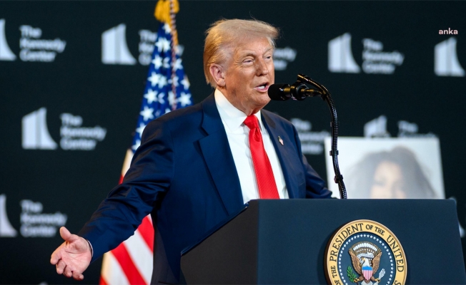 Trump, FED yöneticisi Lisa Cook’u görevden aldı, Trump'ın buna yetkisi olmadığını söyleyen Cook görevden ayrılmayı reddediyor