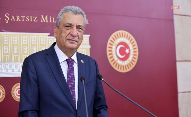 CHP'li Öztürkmen'den Bakan Tekin'e: "Öğretmen açığını ücretli öğretmenlerle dolduracağınıza kadrolu öğretmenlerle neden doldurmuyorsunuz?"