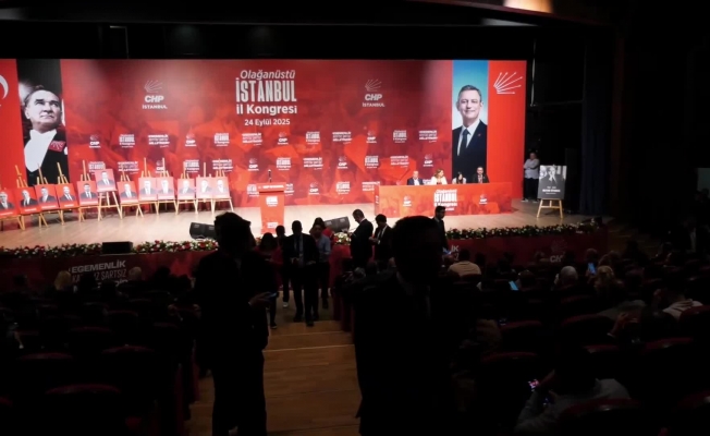 Özgür Çelik, yeniden CHP'nin İstanbul İl Başkanı seçildi