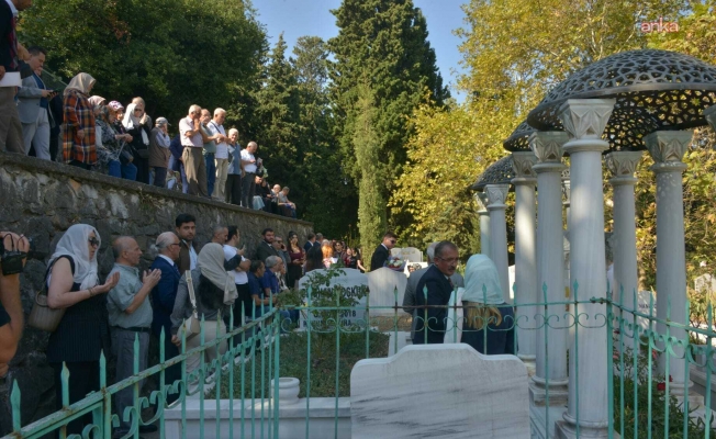 'Sanat Güneşi' Zeki Müren, vefatının 29'uncu yılında Bursa’da anıldı