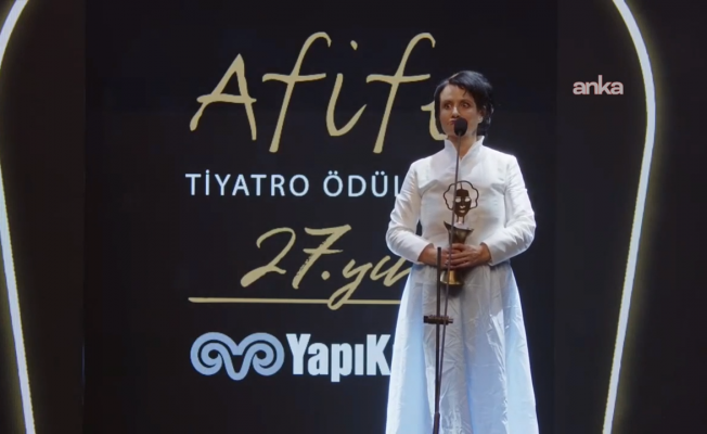 Afife Tiyatro Ödülleri'nde Tamer Karadağlı'ya protesto