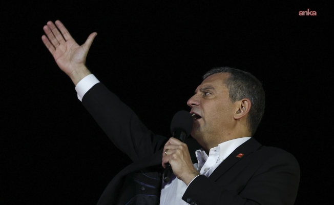 CHP'nin "Millet İradesine Sahip Çıkıyor" mitingi... Özgür Özel: "Trump'a sarılarak iktidarda kalamazsın. Millete sarılıyoruz; seni iktidardan göndermeye hazırlanıyoruz"