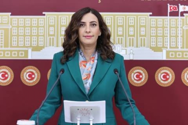 Rızvanoğlu: “Diyanet saatte 678 asgari ücret harcıyor” Rızvanoğlu: “Diyanet saatte 678 asgari ücret harcıyor”