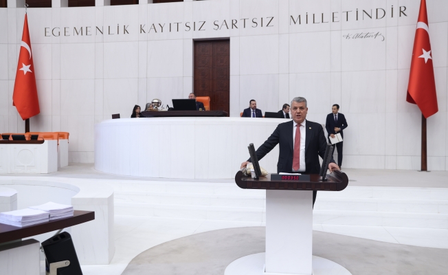 "Atatürk Türkiye, Türkiye Atatürk'tür!"