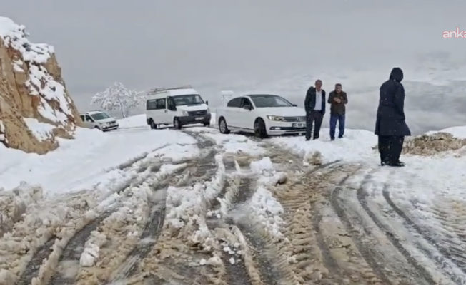 Doğu ve Güneydoğu’da yoğun kar yağışı nedeniyle yüzlerce yerleşim yerinin yolları kapandı