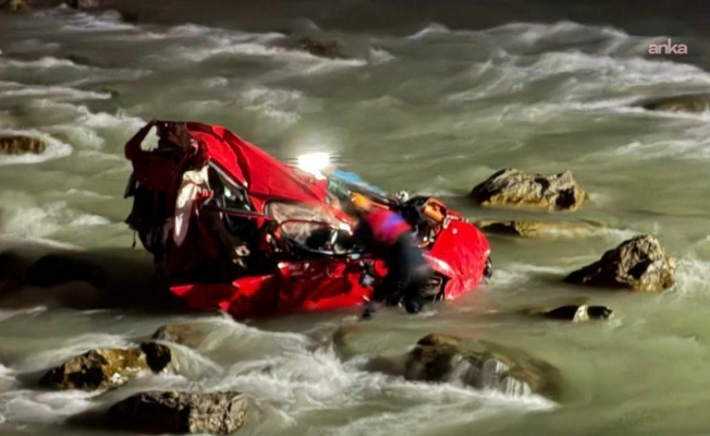 Hakkari’de yaklaşık 250 metreden Zap Suyu’na düşen otomobildeki kişi hayatını kaybetti
