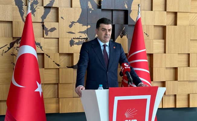 CHP Sözcüsü Zeynel Emre, partisinin İstanbul İl Başkanlığı’nda basın toplantısı düzenledi