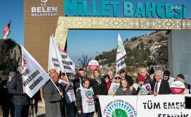 Hatay'da emeklilerden kuru simitli protesto: "Bizi yok sayanlara bir kez daha ilan ediyoruz; artık bekleyen, razı olan, kenarda duran değiliz"