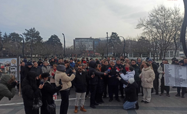 Kartalkaya otel yangını faciasının birinci yılı... Aileler, sessiz yürüyüşle kaybettikleri yakınlarını andı: "Turizm Bakanlığı yetkilileri tutukluluğa sevk edilsin"