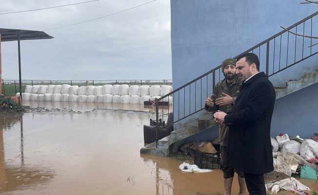 Bekir Başevirgen, Turgutlu ilçesinde selden kaynaklı tarım arazileri ve besi çiftlikleri zarar gören üreticileri ziyaret etti