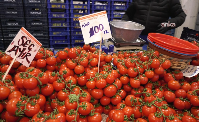 Çorlu Atakent Pazarı'nda vatandaşların enflasyon tepkisi: Yazık günah. Aptal yerine koyuyorlar insanları... Cennet gibi ülkem için üzülüyorum... Erken seçim istiyoruz