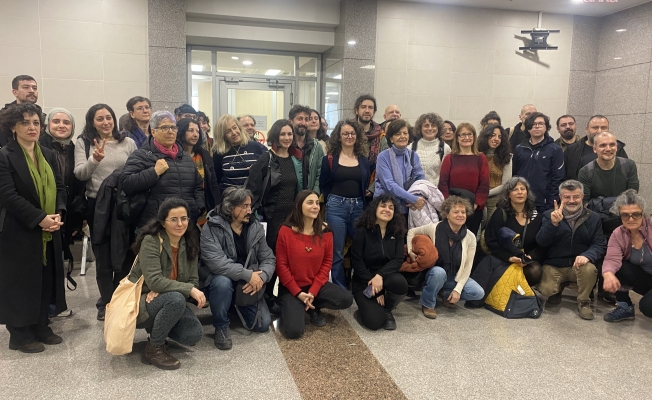 LeMan dergisine saldıranlara tepki gösterdiği için 195 gün tutuklu kalan akademisyen Aslı Aydemir, 223 gün sonra ilk kez hakim karşısında