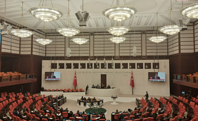 TBMM Genel Kurulu... AK Partili Usta: Çocukların 'Allah' demesinden korkmayın, laiklik böyle gidecek bir şey değil