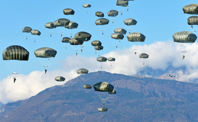 ABD medyası: ABD Savunma Bakanlığı Orta Doğu’ya 2 bine yakın&nbsp;paraşütçü&nbsp;asker&nbsp;gönderme kararı verdi