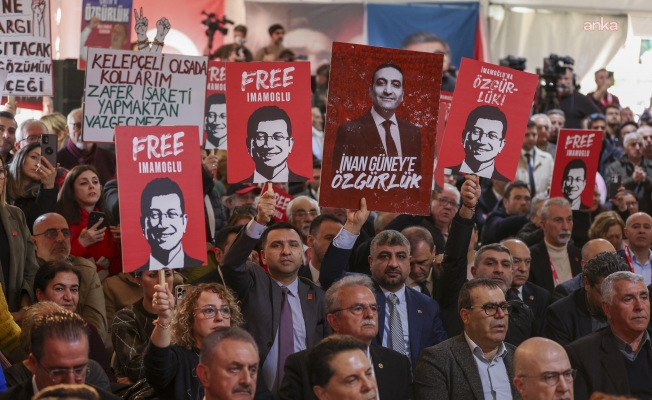 CHP Grup Toplantısı... Özgür Özel: “Bölgenin lideri olacak bir parti varsa biz burada hazırız. Cumhurbaşkanı lazımsa sizinkiler yargılıyor, onu oradan çıkaracağız, iktidarın başına getireceğiz”