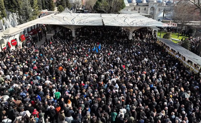 İlber Ortaylı, Fatih Camii Haziresi’ne defnedildi
