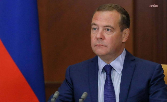 Rusya Federasyonu Güvenlik Konseyi Başkan Yardımcısı Medvedev: "Trump’ın 'rejim değişikliği' politikaları, 3'üncü Dünya Savaşı’nı tetikleyebilir"
