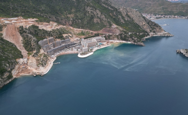 Marmaris'teki Sinpaş Projesi'nde deniz tababına iş makineleriyle müdahale iddiası: Deniz ekosistemi tasfiye ediliyor