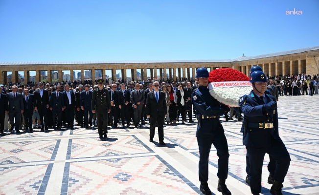 Tarihi Kentler Birliği üyeleri seçimin ardından Anıtkabir’i ziyaret etti