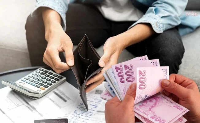 Asgari ücrete ara zam tartışması... Ekonomist Toptaş: "Bugünkü asgari ücret, ocaktaki 20 bin liraya denk geliyor"