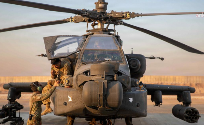 CENTCOM: "Umman açıklarında denize düşen ABD ordusu helikopterinde bulunan mürettebat kurtarıldı"