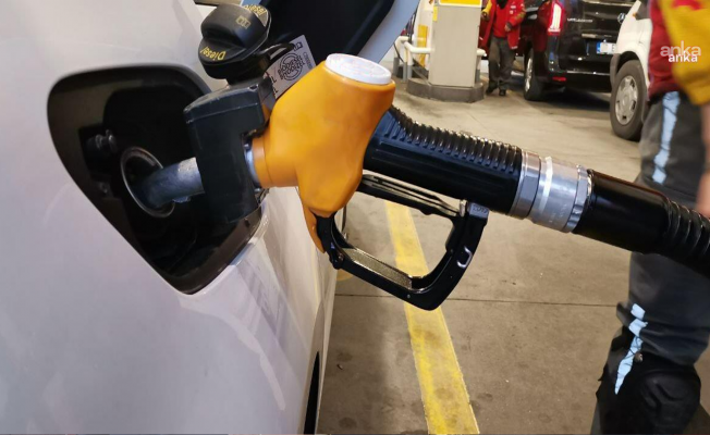 Gözler benzin ve motorinde yapılacak indirimde... Brent petrol düşerken, akaryakıt fiyatları sabit kaldı
