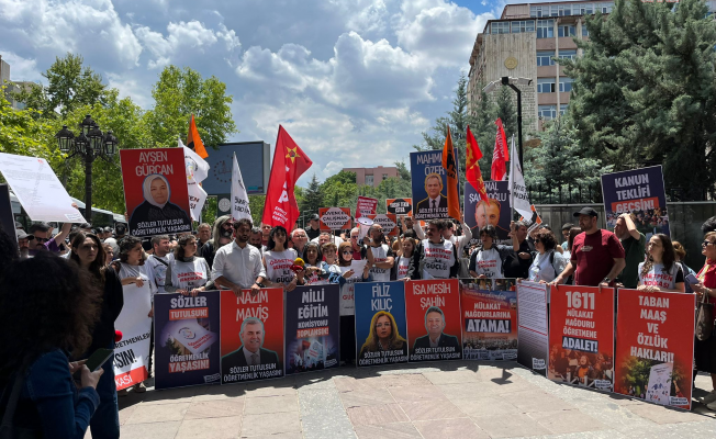 Özel sektör ve mülakat mağduru öğretmenler MEB önünde..."Atama sözü tutulmazsa 14 Haziran'da Ankara'ya geleceğiz"