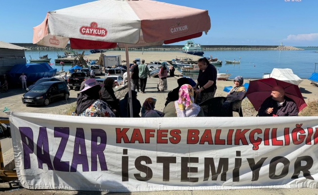 Rize’nin Pazar ilçesine bağlı Balıkçılar Köyü sakinleri, sahile kurulması planlanan kafes balık çiftliği projesine karşı tepkilerini dile getirmek amacıyla nöbet eylemi başlattı.