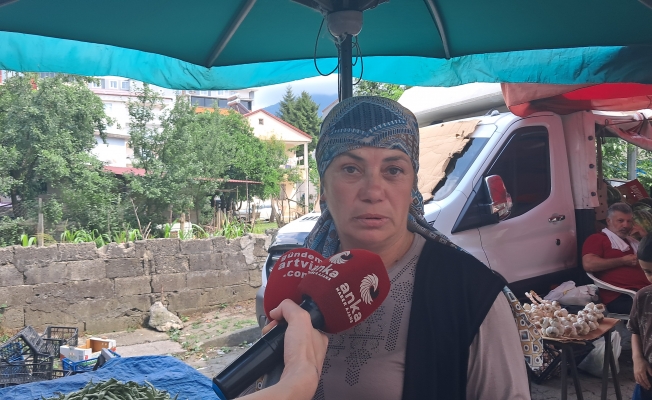 Artvin’deki semt pazarında ortak feryat: "Türk parasının kıymeti kalmadı"
