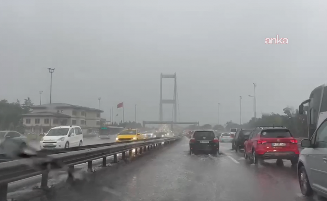 İstanbul Valiliği: Perşembe sabahı yerel, kuvvetli sağanak bekleniyor