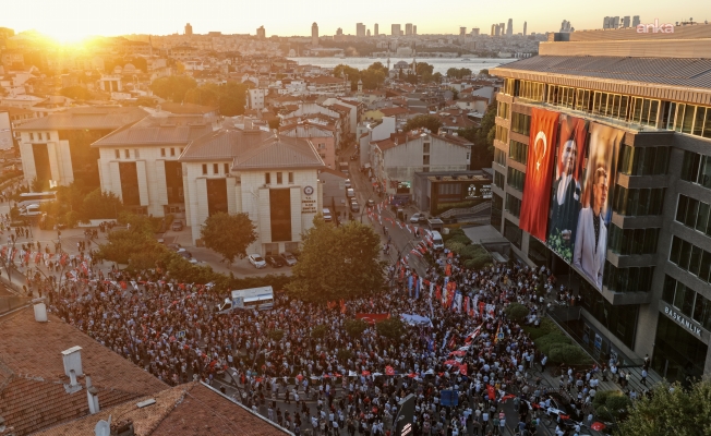 Üsküdar operasyonu protesto edildi... Dedetaş: Her bir vatandaş bir lider gibi sorumluluk alarak kendi özgür iradesine ve cumhuriyete sahip çıksın