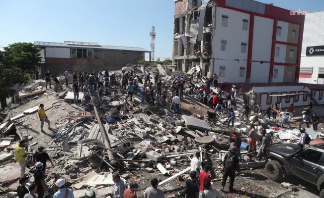 Kolombiya'da 7,4 büyüklüğünde deprem: 111 kişi hayatını kaybetti