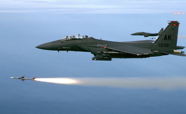 NYT: "İran, ABD'ye ait F-15E'yi İHA'larla takip ederek düşürdü"