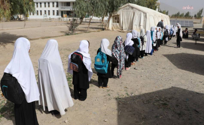 UNESCO: Taliban'ın yeniden iktidara geldiği 2021'den bu yana Afganistan'da 2,4 milyon kız çocuğu eğitimden mahrum bırakıldı