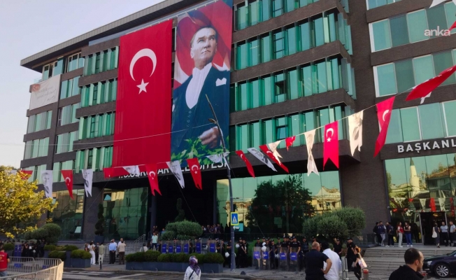 Üsküdar Belediye Başkanvekili Sibel Tan Çetinkaya oldu... Özgür Çelik: Tehdit, şantaj ve bazı tekliflerle Üsküdar'da da milli iradeye çökmeye çalıştılar
