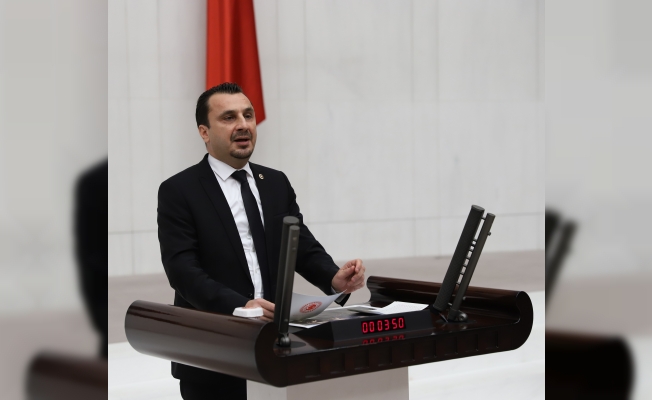 Bekir Başevirgen: "İktidar vatandaşlarımızı resmen borç batağına hapsetti"