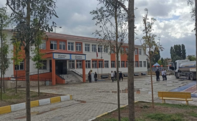 Van’da okula pompalı tüfekle gelen öğrenci polis merkezine götürüldü