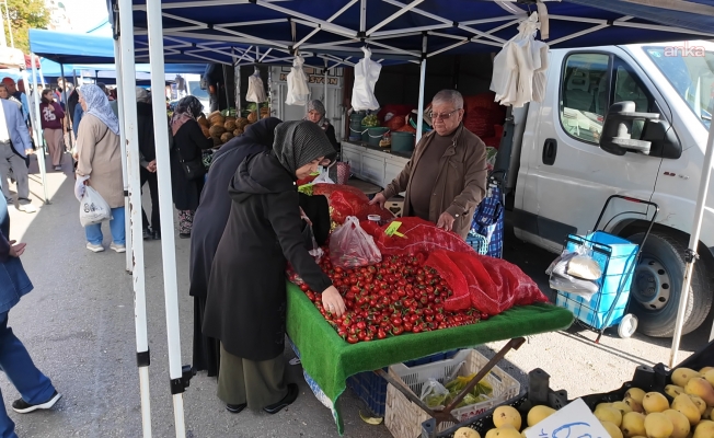 Isparta pazarında ortak sorun hayat pahalılığı: On kilo ceviz satamadım
