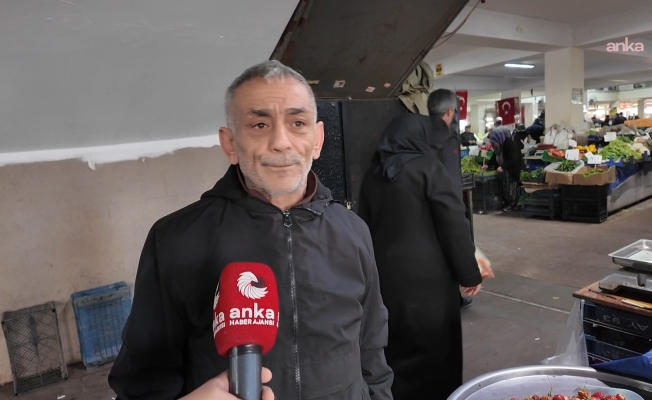 Semt pazarında yurttaşlar hayat pahalılığından yakındı: "Asgari ücreti veren pazara çıkıp alışveriş yapsın"