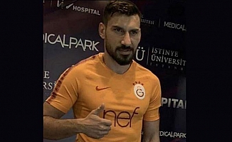 Şener Özbayraklı ilk kez Galatasaray forması ile görüntülendi