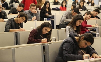 YKS serüveni başladı! Kimi ağladı, kimi son dakika yetişti