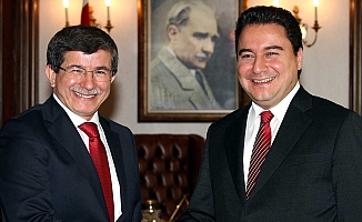 Ahmet Davutoğlu'dan Ali Babacan'a genel başkanlık çağrısı