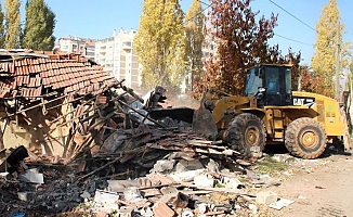 GECEKONDULAR YIKILIYOR ÇANKAYA GÜZELLEŞİYOR