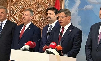 CHP'den Davutoğlu'nun istifasına ilişkin açıklama: Çöküşü gördü