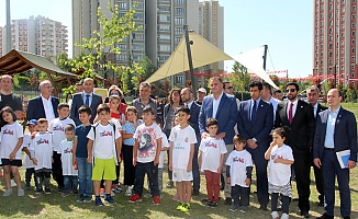 "ÇOCUĞUM, HAKLIYIM" OYUNCAĞI ZAFER PARK'TA