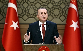 Erdoğan'dan ABD'ye YPG tepkisi: 50 bin 'TIR'la teröristlere yardım gönderiyor