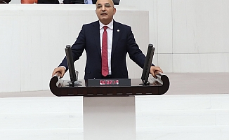 “İzmir-Ankara uçak seferleri bir yılda yüzde 35 azaldı"
